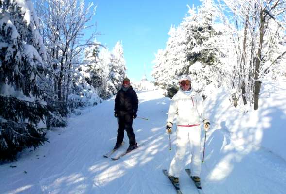 Skiing and snowboarding for first-timers & beginners