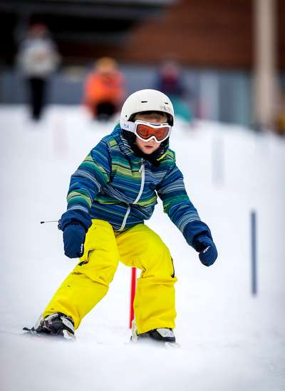Skiing and snowboarding for first-timers & beginners