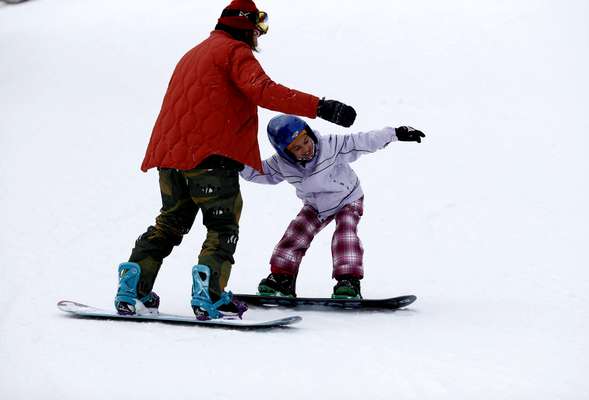 Snowboarding school with professional English speaking instructors
