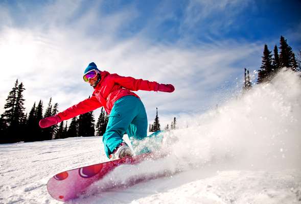Skiing and snowboarding for first-timers & beginners